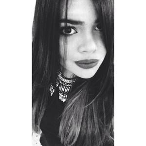 Meet your Posher, Andrea estefania